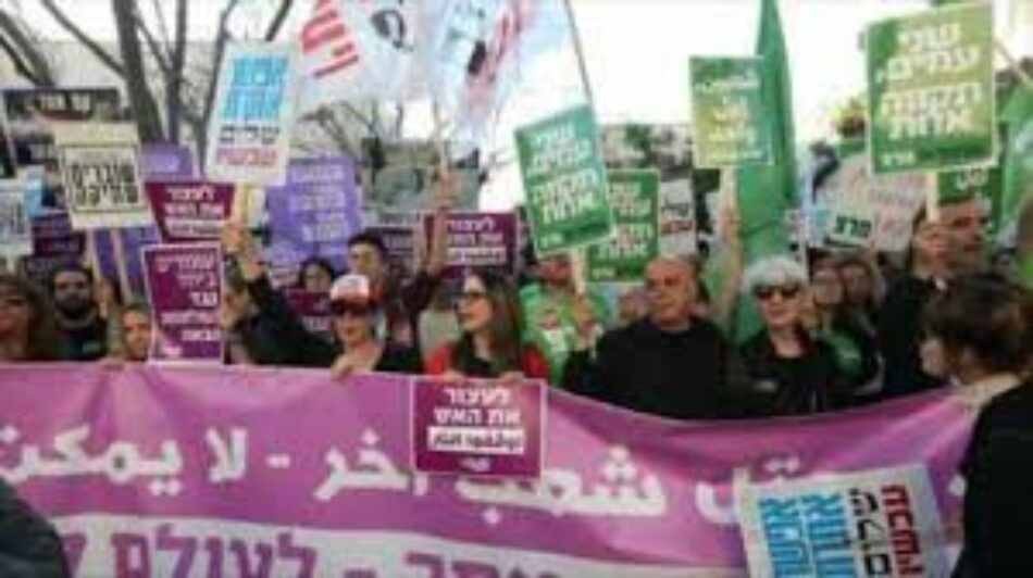 Activistas israelíes protestan en Tel Aviv contra la masacre en Gaza