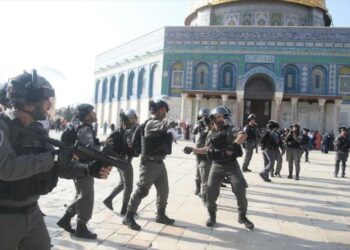 Mezquita Al-Aqsa corre peligro de nuevas violaciones israelíes