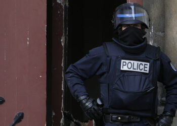 La Policía evacúa la isla Monte de Saint-Michel, al norte de Francia