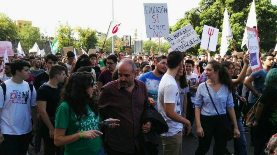 Podemos Andalucía propone un plan de blindaje de la escuela pública para evitar su deterioro