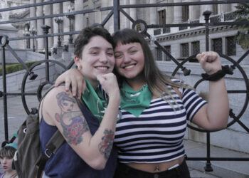 Argentina. Miles de mujeres en Pañuelazo en el Congreso: #YoVotoAbortoLegal (fotoreportaje)