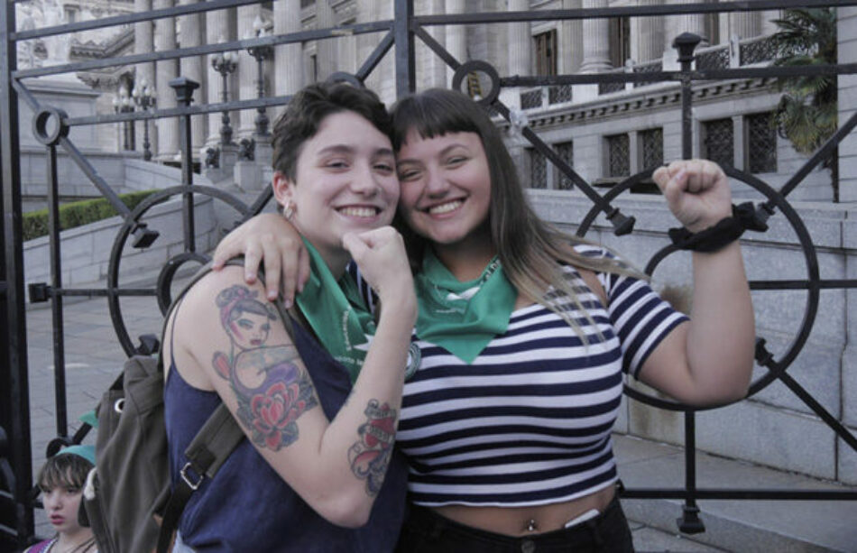 Argentina. Miles de mujeres en Pañuelazo en el Congreso: #YoVotoAbortoLegal (fotoreportaje)