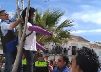 Movimiento contra la Intolerancia denuncia en la Fiscalía de Delitos de Odio ante «el linchamiento de una muñeca representativa de Ana Julia», asesina confesa de Gabriel