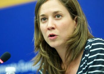 Marina Albiol denuncia que el Gobierno español evita colaborar con la Eurocámara en investigaciones por posible vulneración de directivas europeas