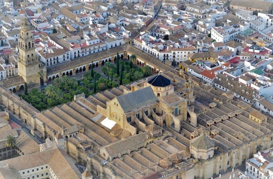 Ganemos Córdoba reprocha la nefasta gestión del entorno de la Mezquita
