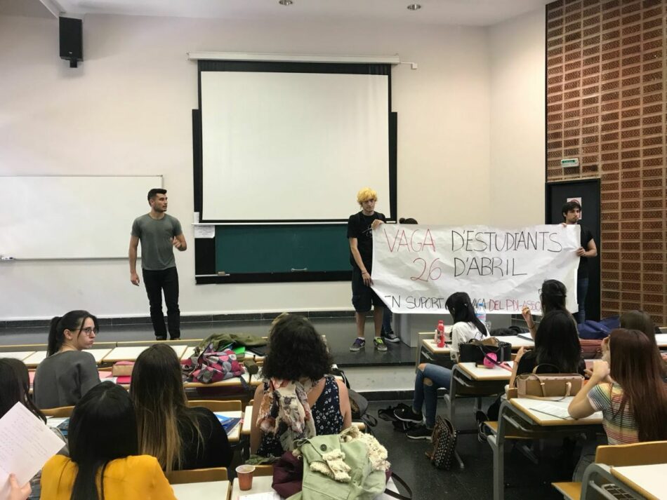 Los estudiantes de la Universidad de Valencia hacen huelga mañana en apoyo a los profesores asociados