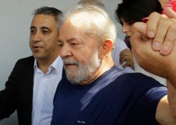 Iñaki Bernal, senador navarro de IU, viaja a Brasil para trasladar directamente el “total apoyo” de esta formación a Lula da Silva y al PT frente a los “continuos ataques recibidos”