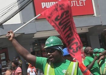 Trabajadores panameños convocan a huelga por aumento salarial