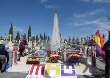 El Ateneo Republicano de Murcia y asociaciones memorialistas de la Región homenajean, ante el Pabellón de los Caídos por la Libertad del cementerio de Espinardo, a las personas fusiladas por el franquismo