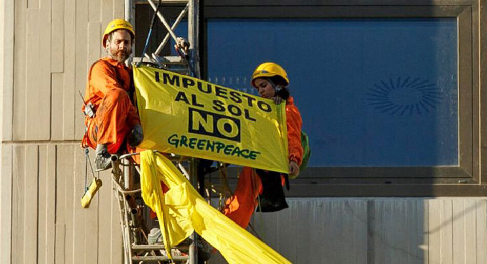 ‘Placa, placa, impuesto al sol’, el vídeo parodia de Greenpeace sobre la bofetada de Rajoy a las renovables