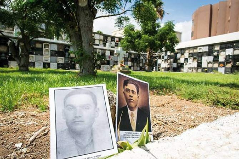 Fosa común del  cementerio de Las Palmas: «basta de trabas y mentiras»