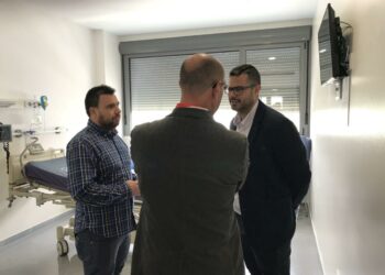 Podemos demanda más especialistas y una zona diferenciada para pediatría y maternidad en el Hospital de Ronda