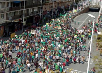 El profesorado interino andaluz irá a la huelga indefinida en su lucha por un plan de estabilidad a partir del próximo lunes 14 de mayo