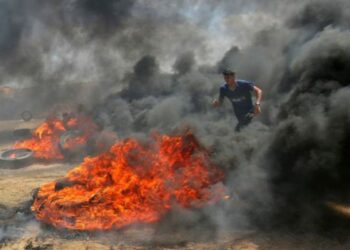 Los palestinos emprenden una nueva jornada de protestas y resistencia tras la matanza en Gaza