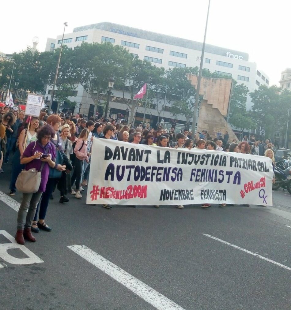 Colectivos feministas, plataformas y partidos califican el incremento del presupuesto para violencia de género como insuficiente