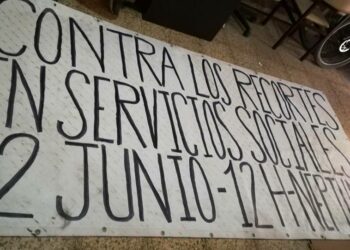 Trabajadoras, usuarias y los familiares de los servicios sociales se movilizan el 2 de junio en la Plaza Neptuno, en Madrid
