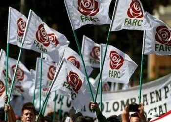 FARC insta a salir a defender la paz en Colombia