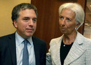 El FMI está dispuesto a aplicar “expeditamente” un programa de ajuste en Argentina