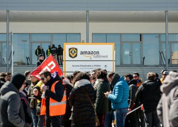 Los sindicatos anuncian nuevas movilizaciones en el almacén de Amazon en San Fernando de Henares