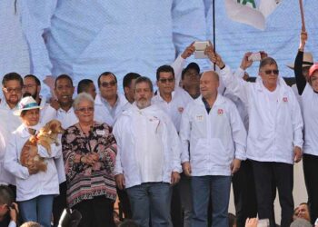 Congelan dinero del partido de la FARC en Colombia