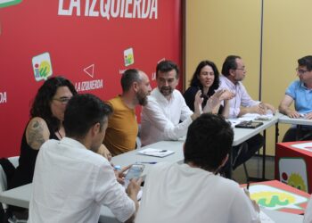 Maíllo destaca la «horizontalidad» del preacuerdo «ejemplar» con Podemos tras el visto bueno de la dirección colegiada de IU Andalucía