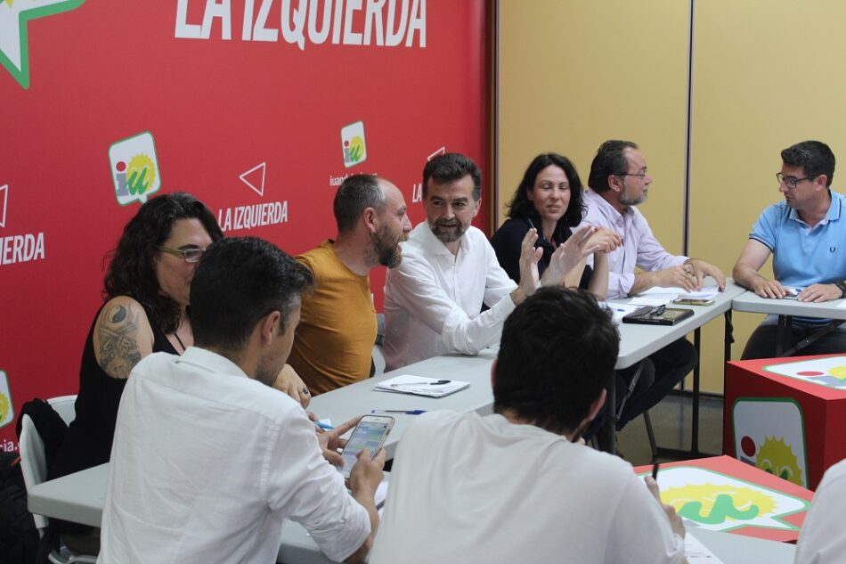 Maíllo destaca la «horizontalidad» del preacuerdo «ejemplar» con Podemos tras el visto bueno de la dirección colegiada de IU Andalucía