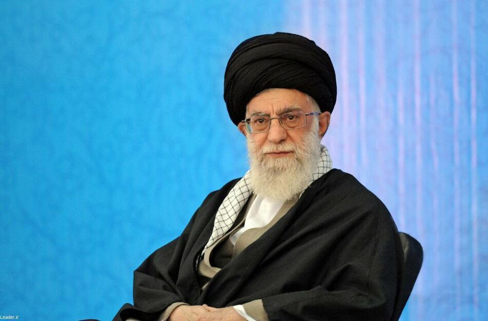 Imam Jamenei: EEUU es consciente de las consecuencias de cualquier agresión contra Irán