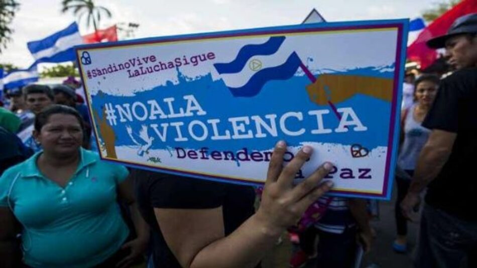 Nicaragüenses en las calles piden diálogo en vez de violencia