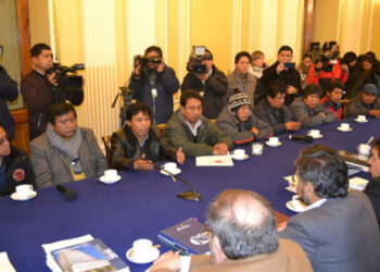 Bolivia. Gobierno abre mesa de diálogo con organizaciones de El Alto y aguarda participación de la UPEA