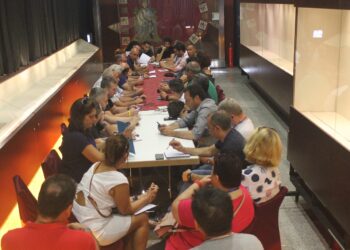 Participa e IU Sevilla urgen a Espadas municipalizar de una vez los servicios externalizados comprometidos