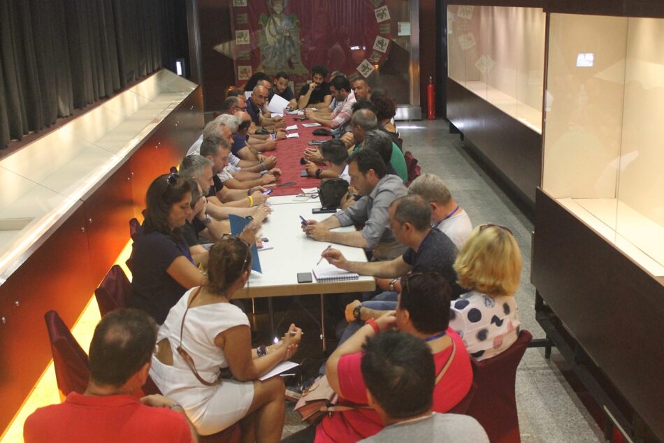 Participa e IU Sevilla urgen a Espadas municipalizar de una vez los servicios externalizados comprometidos