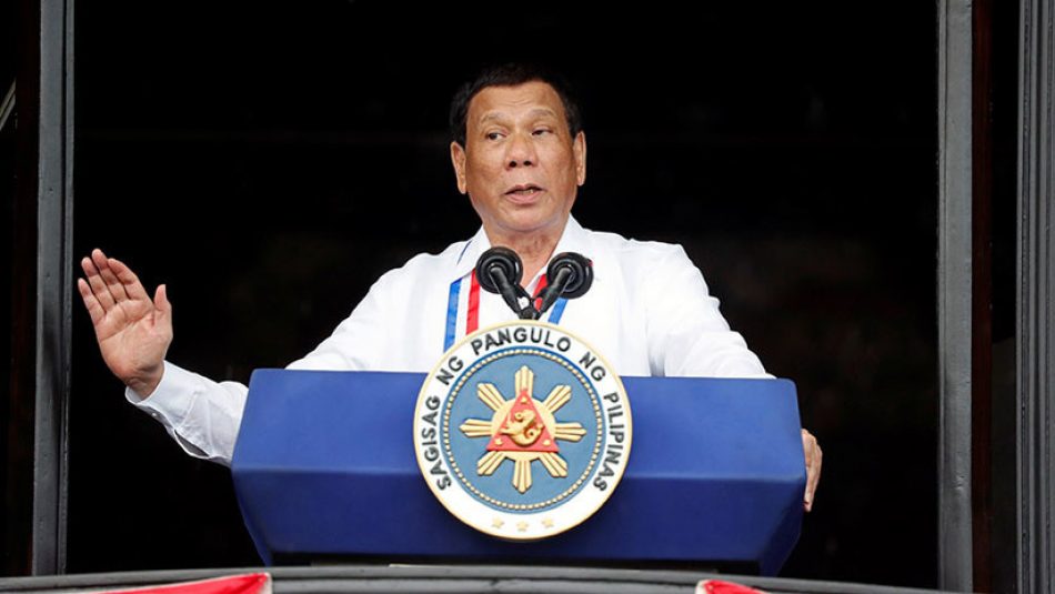 Duterte: «Su Dios es estúpido, el mío tiene sentido común»