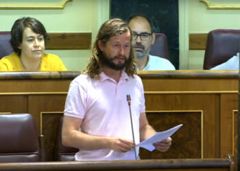 Podemos organiza una mesa de diálogo sobre bebés robados con una veintena de asociaciones y colectivos