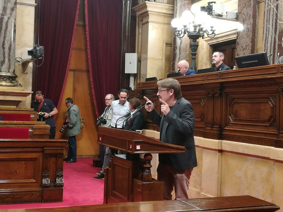 Domènech pregunta si “allò que és bo per fer fora el PP a Espanya” no ho és per “fer avançar Catalunya”