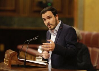 Alberto Garzón invita a Sánchez a “contar con nosotros para abrir un proceso de esperanza e ilusión y construir una España distinta” de la que quieren diseñar PP y Ciudadanos