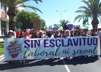 Podemos Andalucía denuncia la situación de las trabajadoras temporeras marroquíes en Huelva