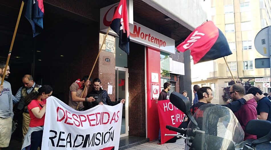 Concentraciones contra el despido de 20 camareras de piso por parte del Hotel Bahía de Vigo