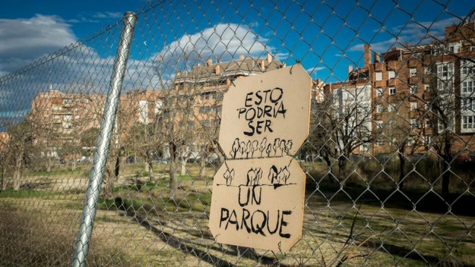 Cadena humana por el parque «Las Moreras» (Madrid)