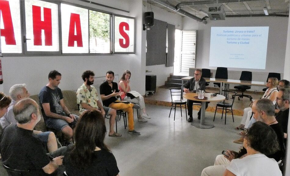 IU Sevilla y Participa exigen a Espadas que las medidas anunciadas para controlar los pisos turísticos no se queden en “otro brindis al sol”