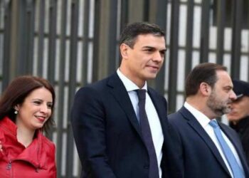 Podemos pide a Sánchez igualar permisos de paternidad en España