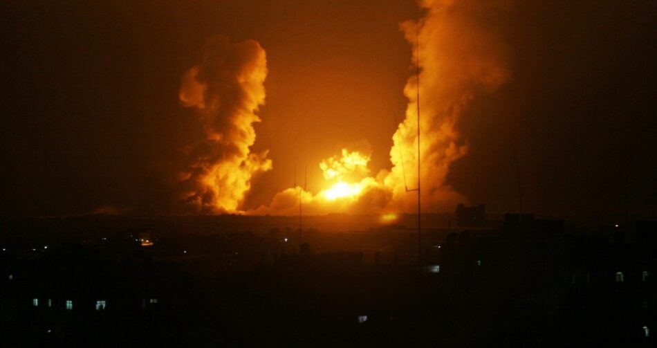 Aviones israelíes atacan 25 sitios de Gaza. La resistencia palestina responde lanzando decenas de cohetes