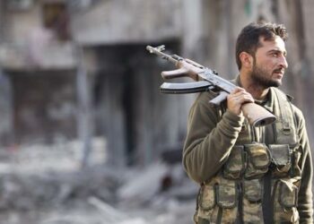 Un contingente de militantes del ESL se pasa al Ejército sirio en el Sur y le entrega el control de dos ciudades