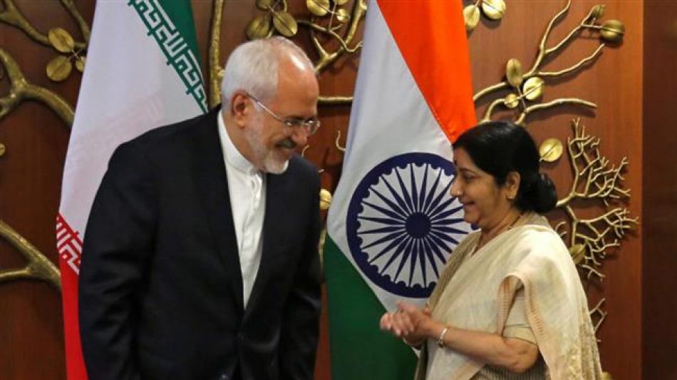 India e Irán acuerdan usar la rupia en sus relaciones comerciales