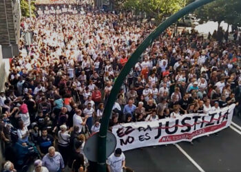 Decenas de miles de personas salen a las calles en Pamplona para protestar contra la sentencia de los jóvenes de Altasasu