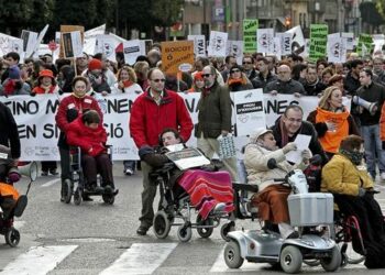 Unidos Podemos presenta una hoja de ruta en Servicios Sociales y Dependencia para garantizar calidad, financiación y recursos