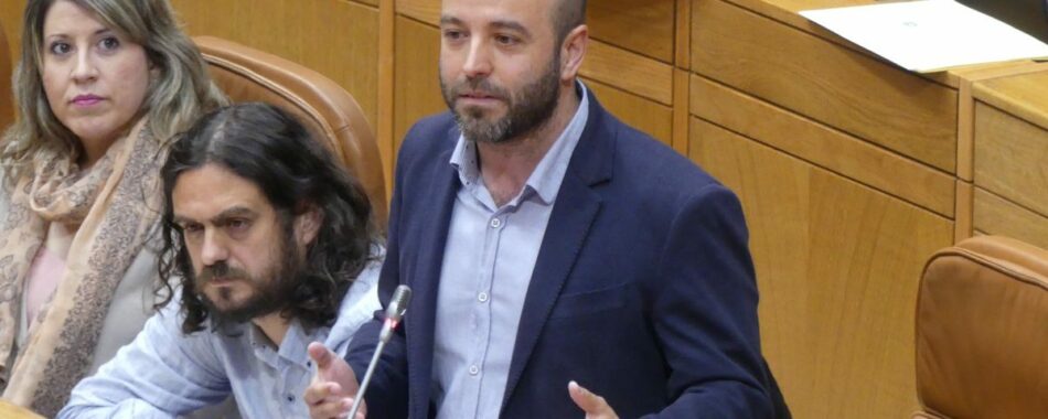 Luís Villares: “O presidente da Xunta viu unha vacante e quere presentar o seu currículo ao PP, ese currículo de pretendido merlo branco que calee a fachada popular”