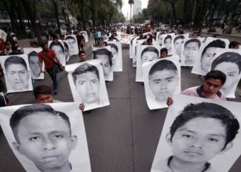 México. Ayotzinapa: denuncian que Procuraduría y gobierno federal intentan trabar creación de Comisión de la Verdad para investigar la masacre