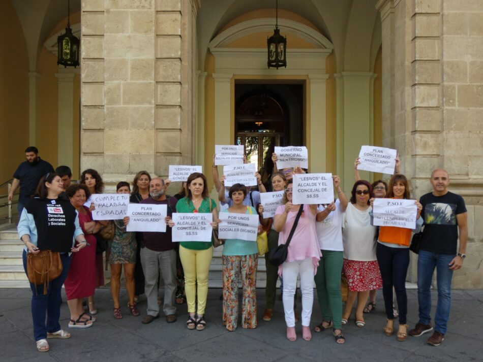 Participa e IU exigen al gobierno de Espadas que garantice la continuidad de la plantilla de servicios sociales adscrita al Plan Concertado