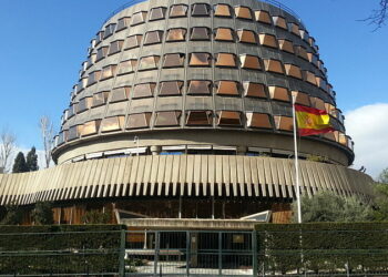 El Tribunal Constitucional arrasa con la ley navarra de víctimas de la extrema derecha y la policía