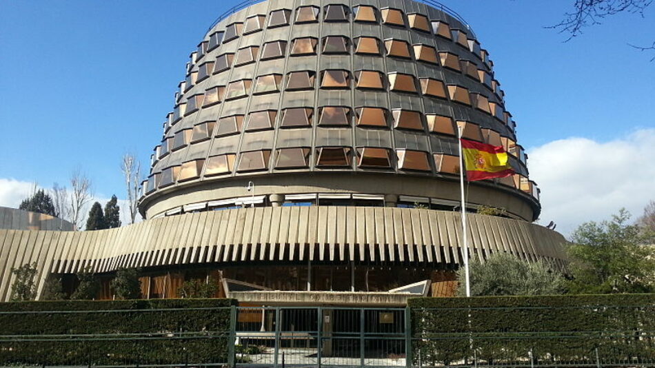 El Tribunal Constitucional arrasa con la ley navarra de víctimas de la extrema derecha y la policía